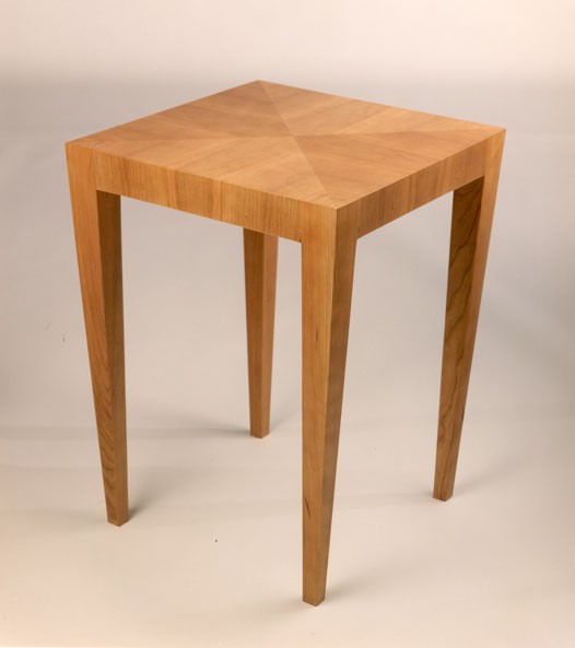 6_movement-side-table